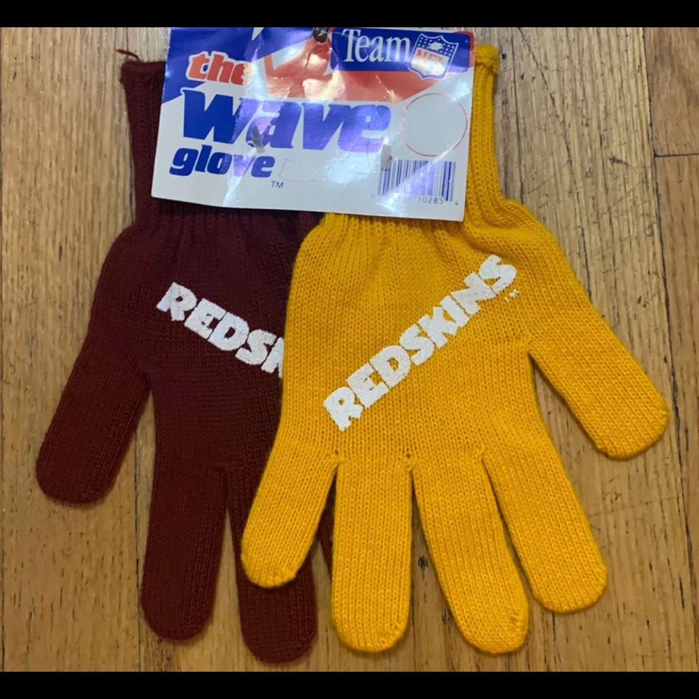 Washington Redskins The Wave Glove